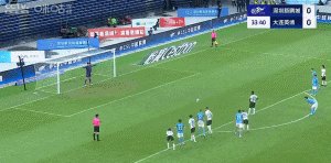 马莱莱点球.gif
